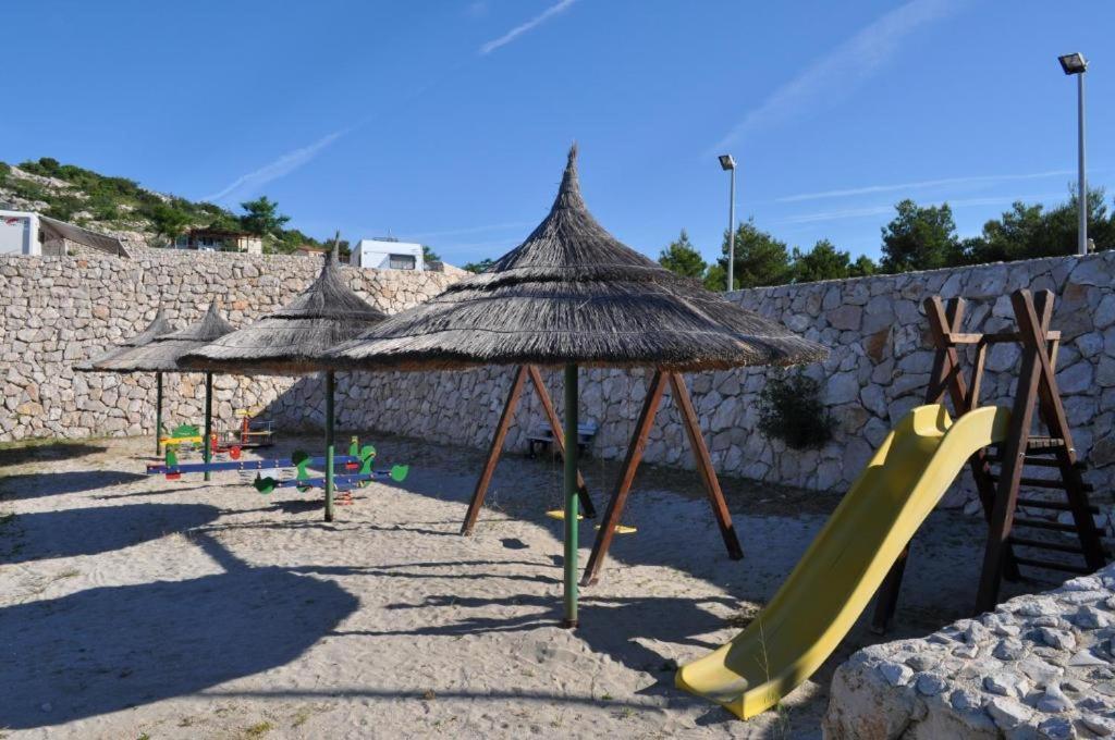 Fjaka Luxury Mobile Home - Oaza Mira Camping Croatia Drage Εξωτερικό φωτογραφία